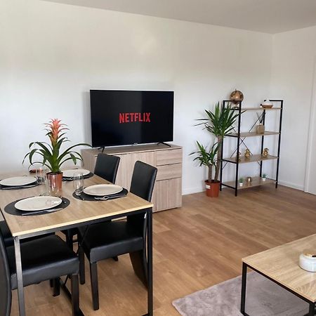 Appartement 59M2 Professionnel Ou Familial Saint Quentin En Yvelines Montigny-le-Bretonneux Esterno foto