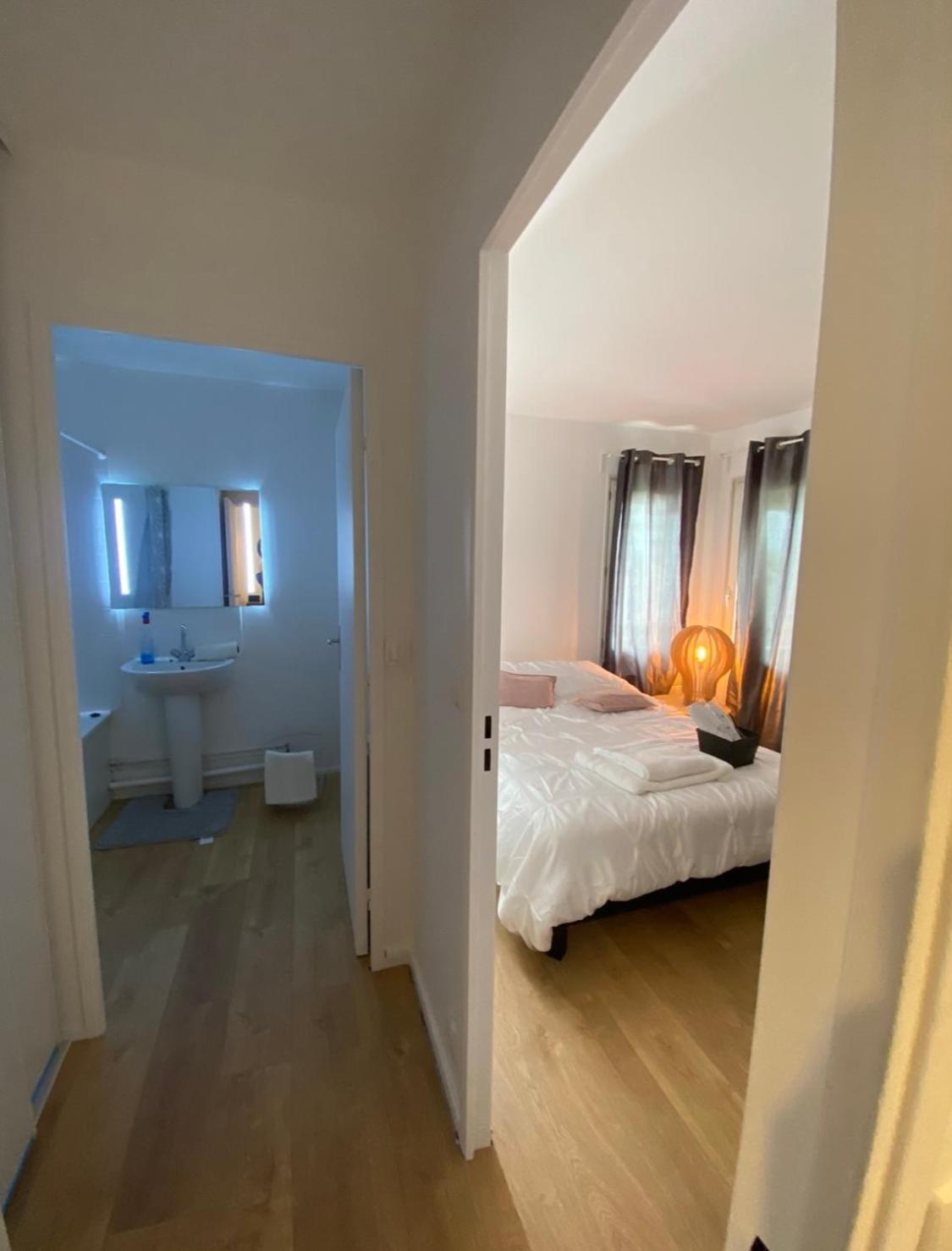 Appartement 59M2 Professionnel Ou Familial Saint Quentin En Yvelines Montigny-le-Bretonneux Esterno foto