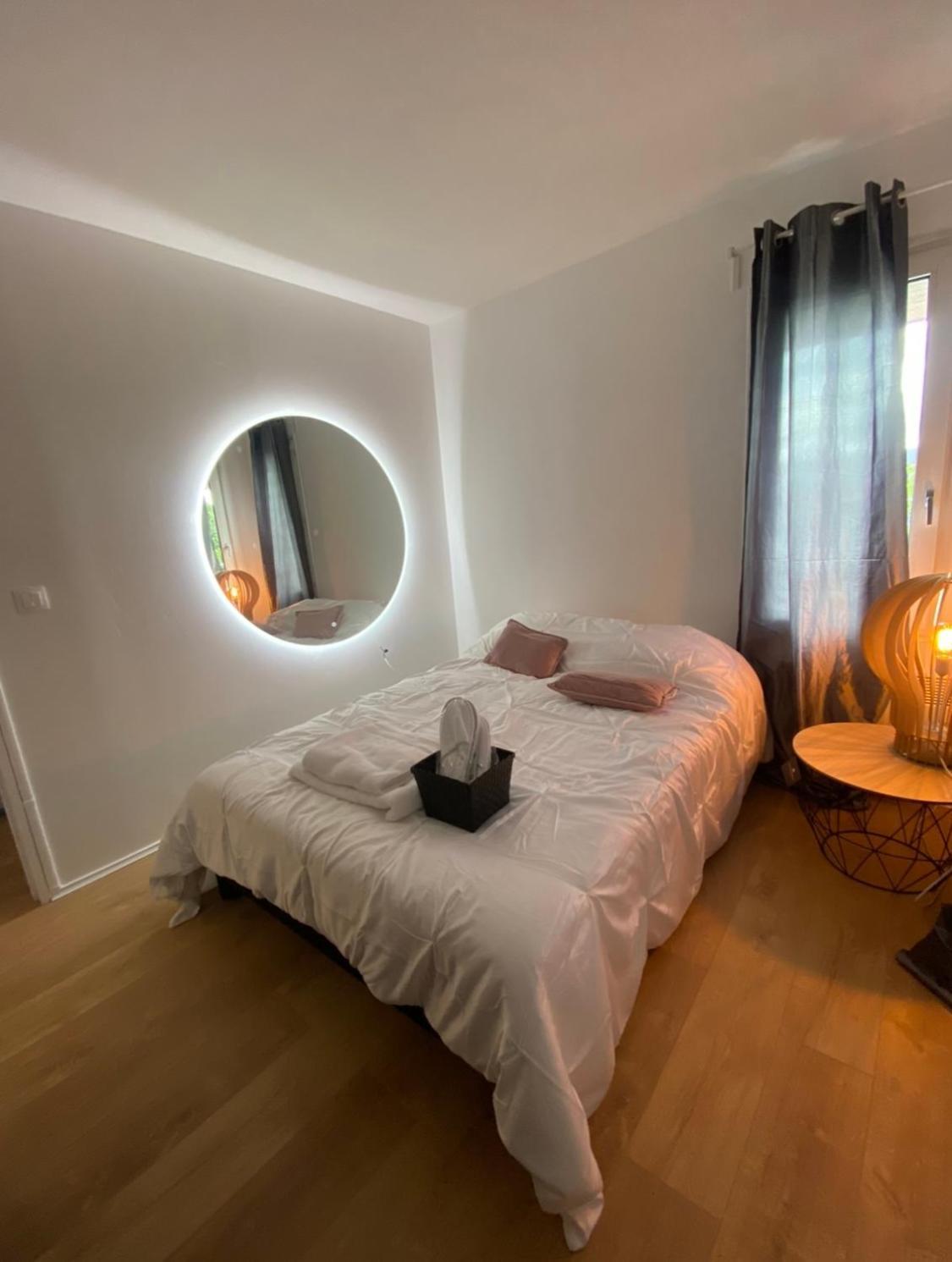 Appartement 59M2 Professionnel Ou Familial Saint Quentin En Yvelines Montigny-le-Bretonneux Esterno foto